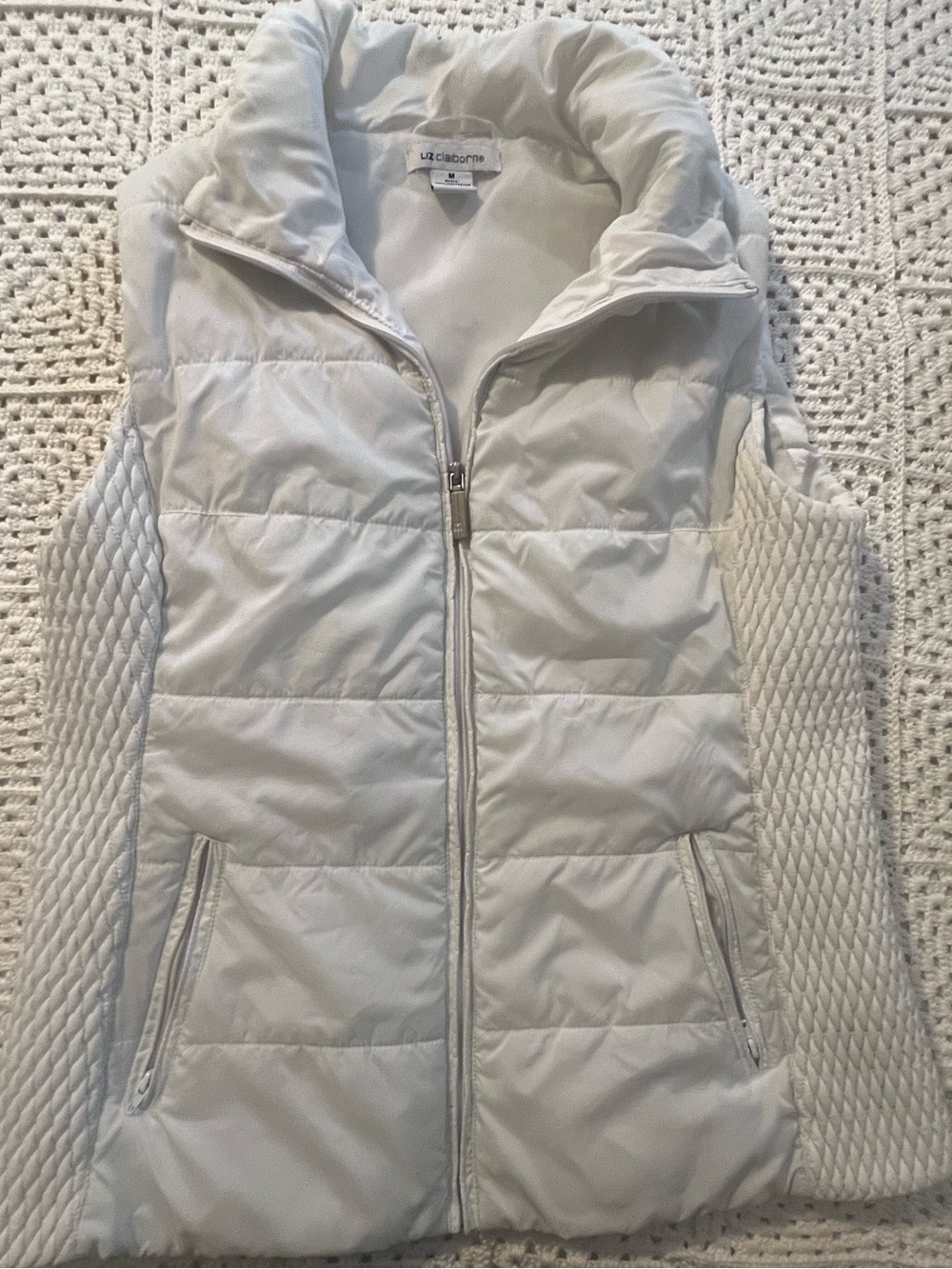 Liz Claiborne Cream Quilted Puffer Vest with Textured Side Panels White Sz M